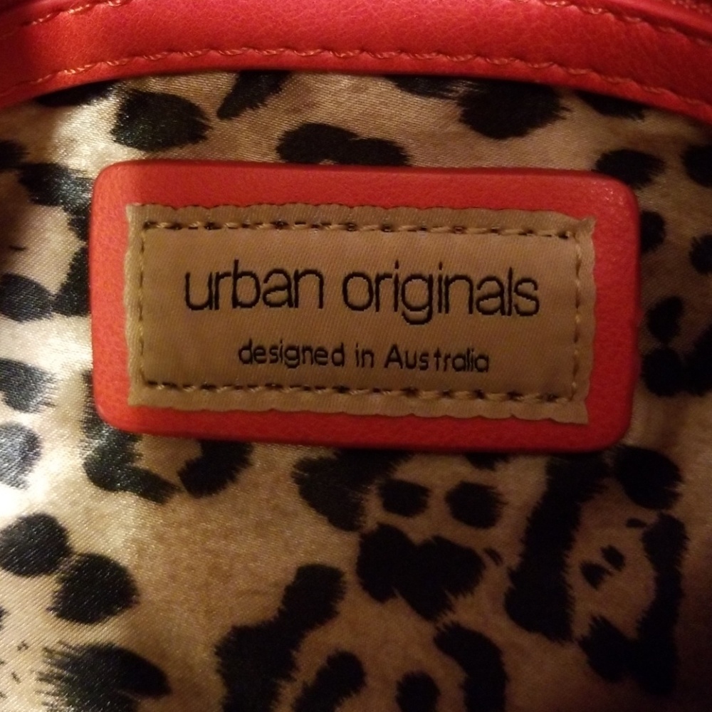 NWT💥Urban Originals Red Crossbody & leapard "Lover" clutch - Picture 3 of 6